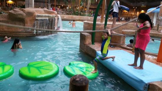 Split Rock Resort Indoor Waterpark